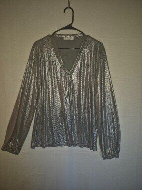 Kate Kasin 2XL Silver Metallic Blouse Tie Neck Plisse Sparkle Wetlook Party Top